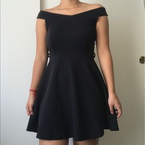 Toska Elegant Black Dress